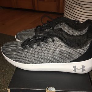 NWT Men’s Under Amour Sneakers